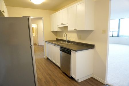 Park Royal Estates - Photo 5