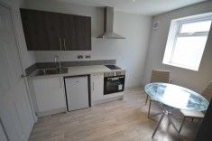 1 bed Flat - Studio for Rent - Photo 4