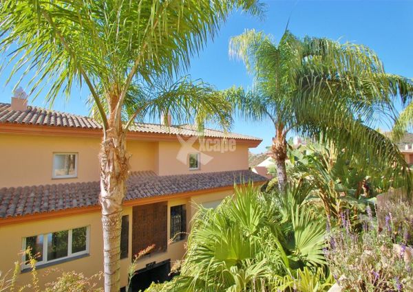 Luxury 2 bedrooms Penthouse Duplex for rent in Nueva Andalucia