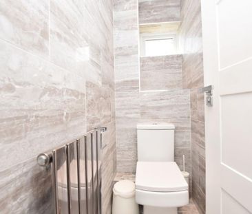 3 bedroom terraced house to rent - Photo 6