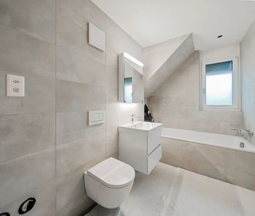 Beautiful new duplex penthouse in St-Prex 2 steps from the lake! - Photo 5