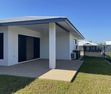 STUNNING NEW HOME! - Photo 6