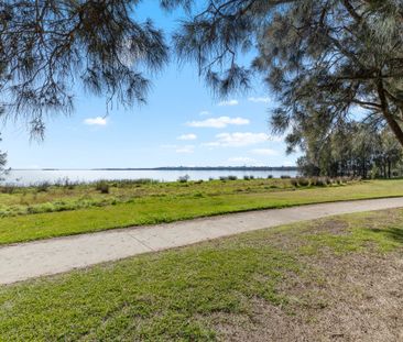 Waterfront Home In Killarney Vale - Photo 6