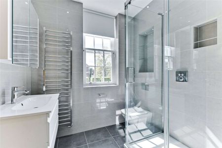 A modern two bedroom apartment in the heart of Esher town, located in the hugely popular Sandown House development. - Photo 4