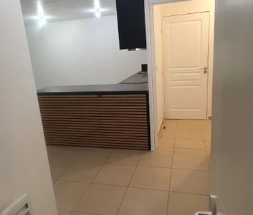 Location Appartement 3 pièces 64m² MARSEILLE 6ème - Photo 2