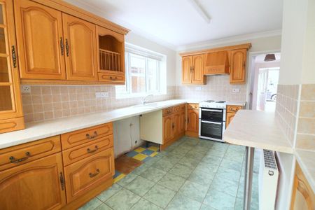 3 Bedroom Semi-Detached To Rent - Photo 5