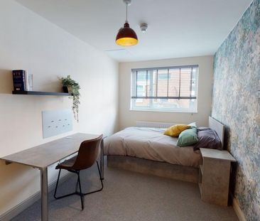 4 bedroom flat to rent - Photo 6