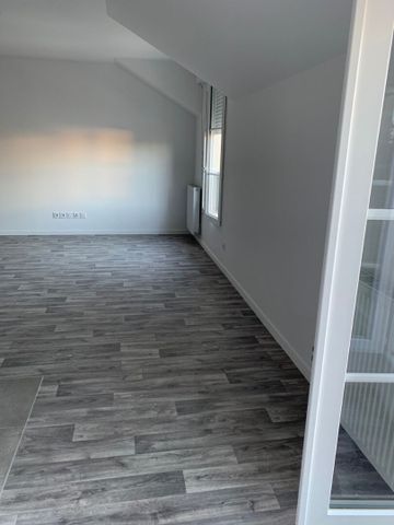 Location appartement 1 pièce, 33.86m², Villeneuve-Saint-Denis - Photo 3