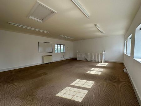 4 bedroom detached house to rent - Photo 4