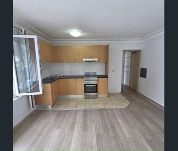 #RENOVATED 1BED #MINUTES WALK TO SUMMER HILL STATION - Photo 5