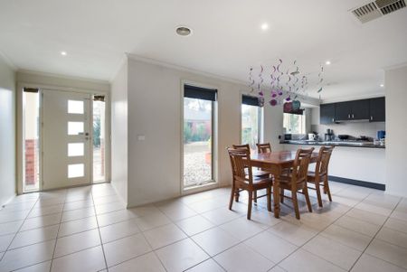4/27a Lawson Street, Spring Gully - Photo 2