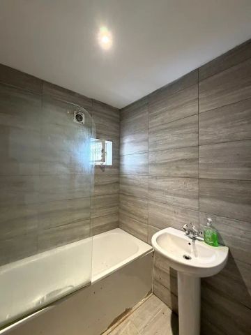 Upper Hamilton Road, Brighton - Photo 2