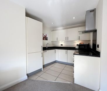 2 bedroom flat to rent - Photo 6