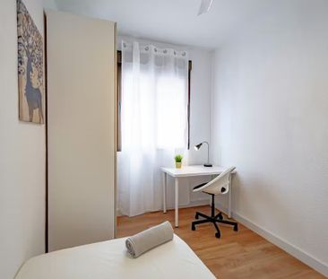 Avenida de la Albufera, Madrid, Community of Madrid 28038 - Photo 3