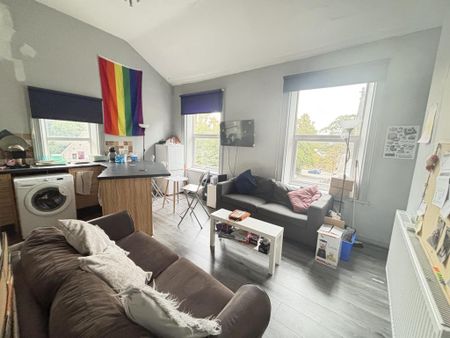 4 bedroom flat to rent - Photo 3