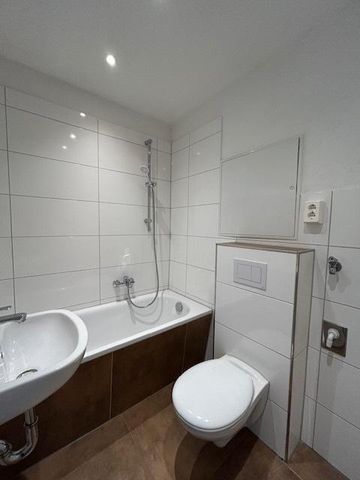 ---Helle, sanierte 3-Raum-Wohnung mit hochwertiger Einbauküche in begehrter Lage von Lusan--- - Foto 5