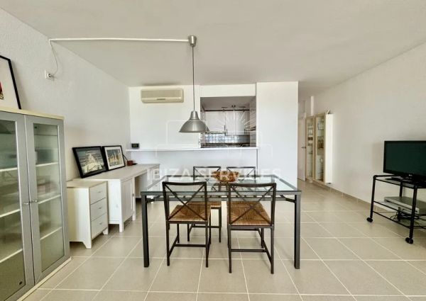 Temporal rental sea front apartment in Ibiza port