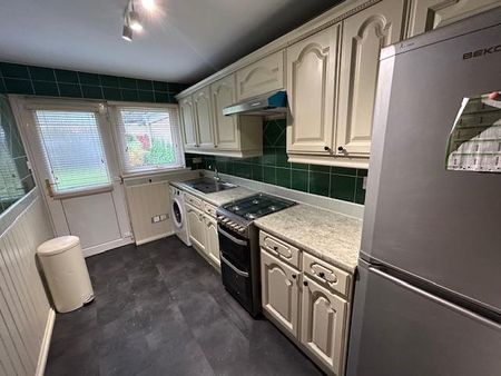 1 bedroom semi-detached house to rent - Photo 5