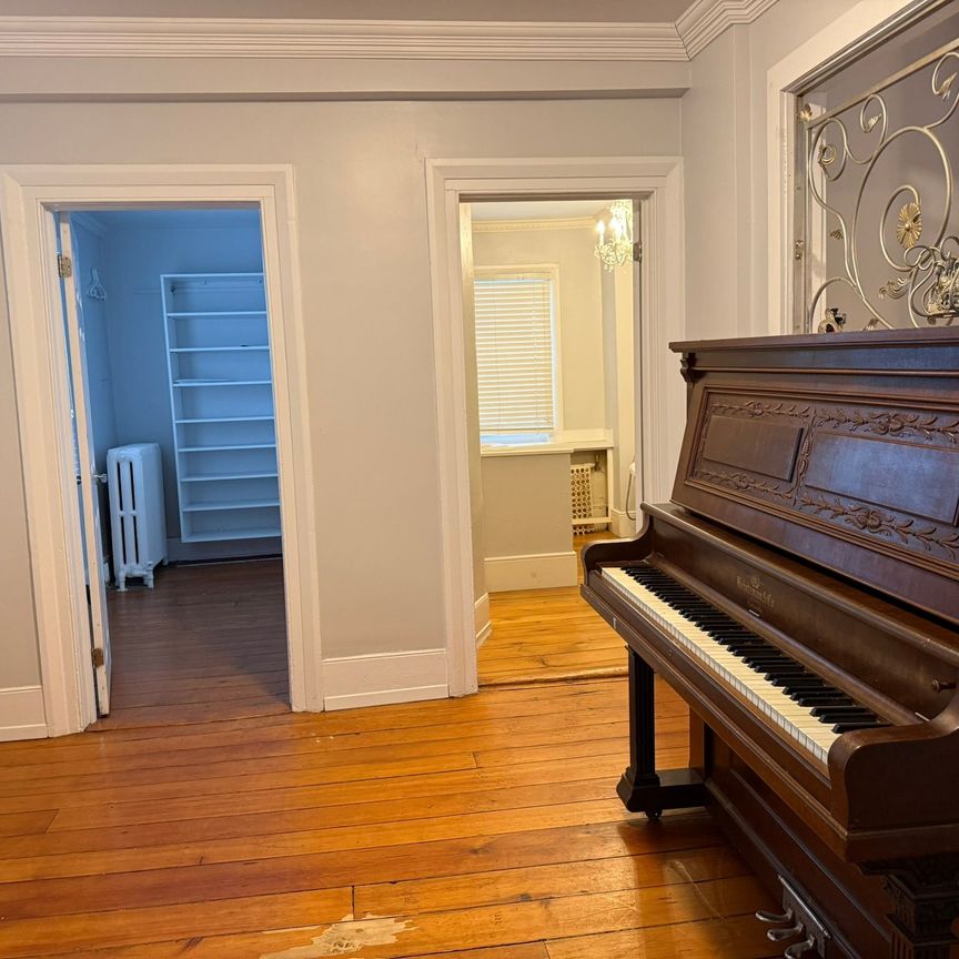 For Lease - 117 Clarence Street Unit# Upper, Vaughan, Ontario - Photo 1