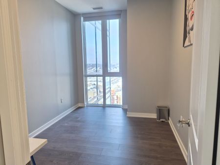 For Lease - 75 Oneida Crescent Unit# PH 04, Richmond Hill, Ontario - Photo 2