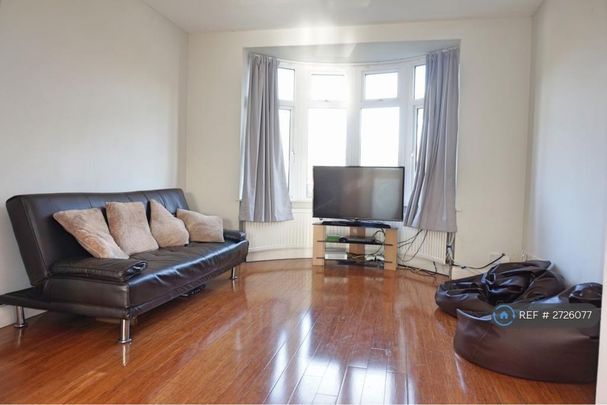 4 bedroom semi-detached house to rent - Photo 1