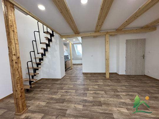 Podkrovní mezonetový byt 2+kk, 70 m - Photo 1