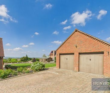5 bedroom House To Let - Photo 2
