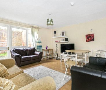 4 bedroom end of terrace house to rent - Photo 1