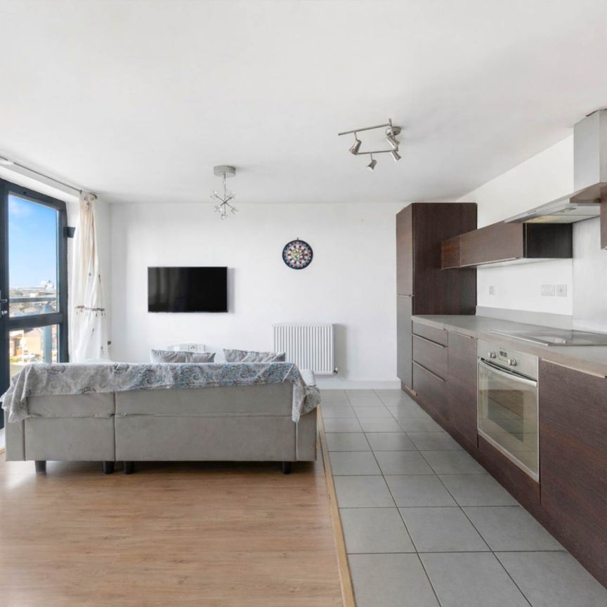 Price £1,400 pcm - Available 28/04/2026 - Furnished - Photo 1