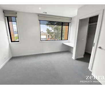 Stunning townhouse - Photo 4