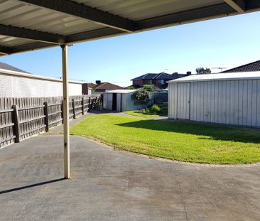 24 Tangemere Avenue, Tullamarine, VIC 3043 - Photo 2