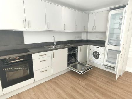 2 bedroom flat to rent - Photo 5