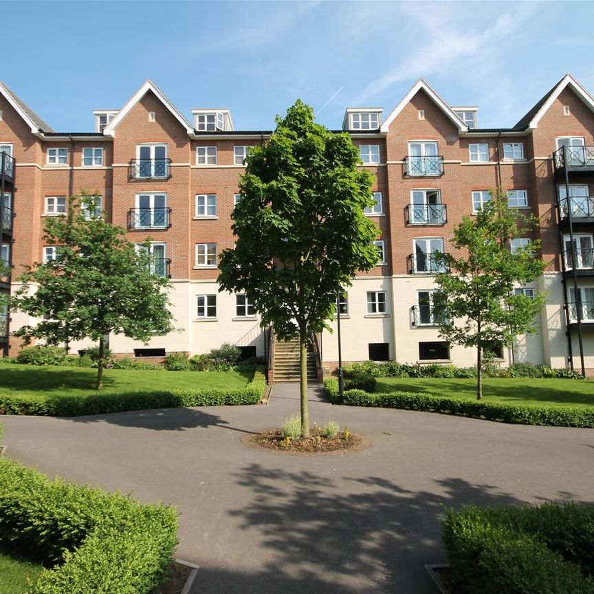 Viridian Square, Aylesbury - Photo 1