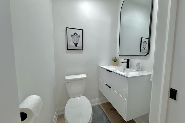 For Lease - 5 Beechwood Place, London South, Ontario - Photo 1