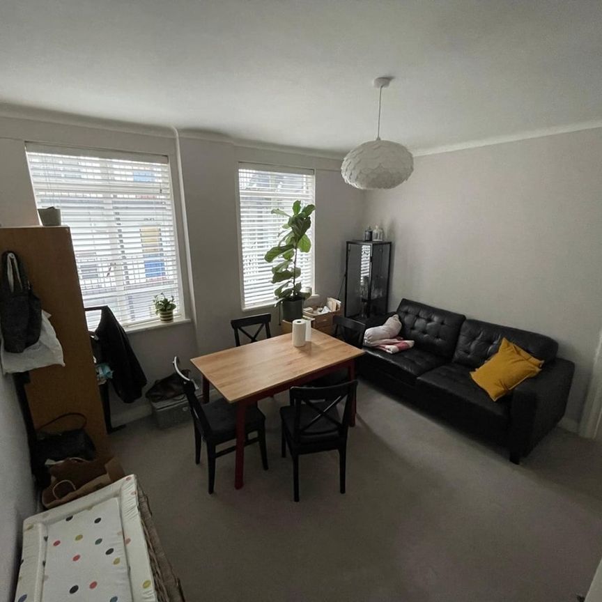 1 Bed Flat, Hatherley Grove, W2 - Photo 1