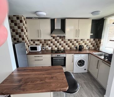 2 Bed Flat, Gorse Hey Court, L13 - Photo 1