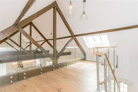 **Village location close to Oxford**Electricity included in rent** Stylish 3 bedroom/2 bathroom barn conversion finished to a high specification in desirable Wytham Village. - Photo 2