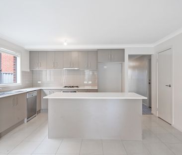10 Isabel Street, Pakenham VIC 3810 - House For Rent | Domain - Photo 1