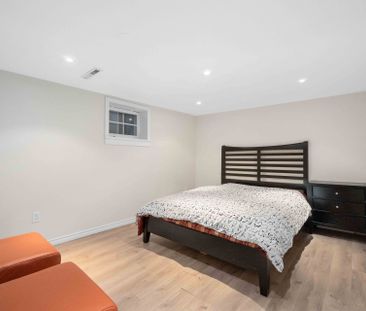 For Lease - 1554 Lochlin Trail, Mississauga, Ontario - Photo 2