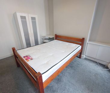 Halsbury Road, Kensington. - Photo 5
