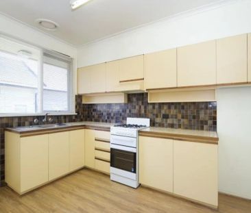 Spacious 2 Bedroom Unit - Photo 1