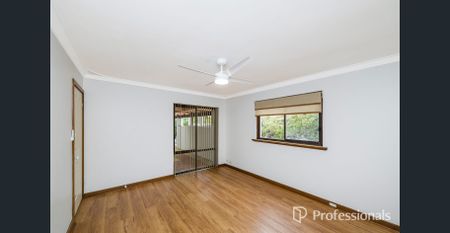Well-Maintained Family Home in Prime Warnbro Location - Photo 5