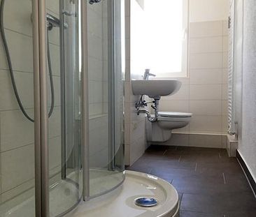 Altersgerechte Wohnung im Erdgeschoß mit großem Balkon und Dusche! - Photo 2