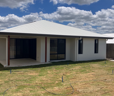 8 Bower Street, Morayfield, QLD - Photo 4