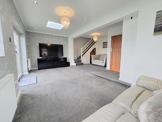 3 bedroom semi-detached house to rent - Photo 1