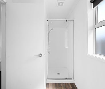 Modern, fully furnished, one bedroom studio room with your own kitc... - Photo 5