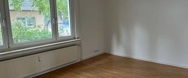 Schöne 2,5 Zimmer-Wohnung mit Balkon im I. OG in 47226 Duisburg - Foto 1