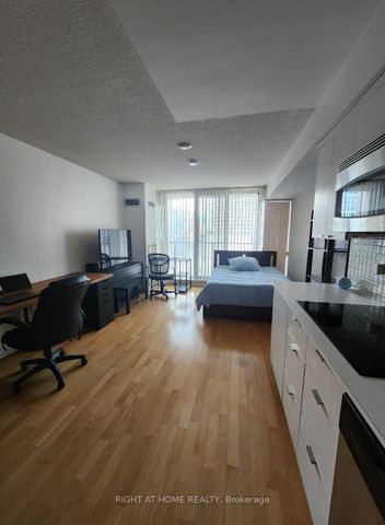 For Lease - 111 Elizabeth Street Unit# 928, Toronto, Ontario - Photo 2