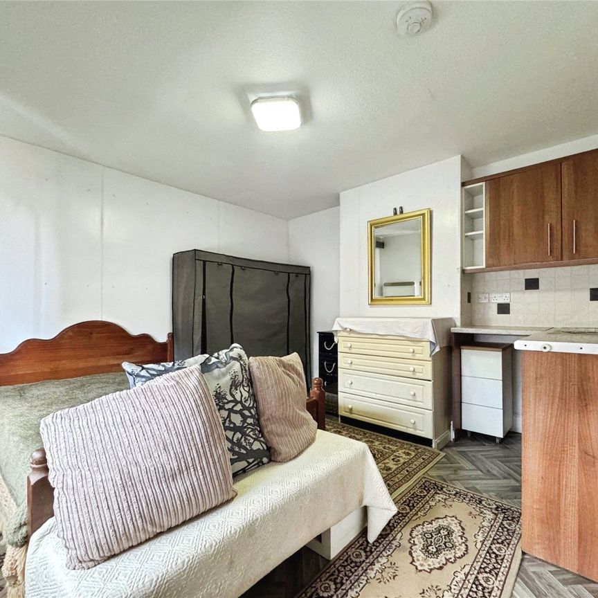 studio to rent Yarmouth Road, Norwich, Norfolk, NR7 - Photo 1