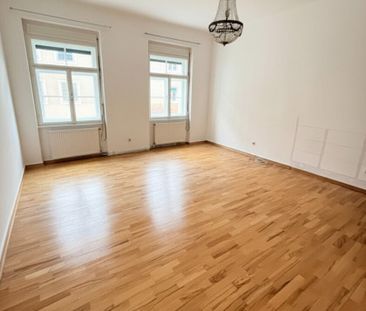 Auffallend stilvolle Zweieinhalbzimmerwohnung im Zentrum von Graz n... - Photo 1